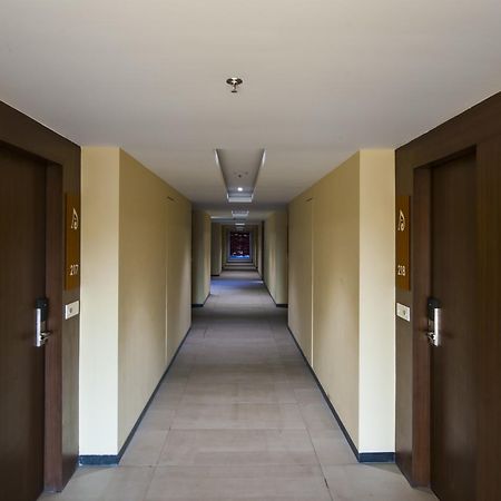 Hotel Atharva Удджайн Екстер'єр фото
