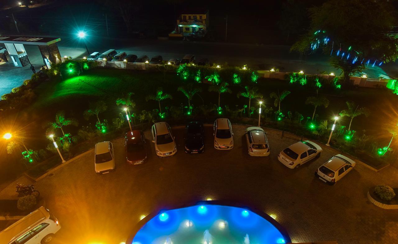 Hotel Atharva Удджайн Екстер'єр фото
