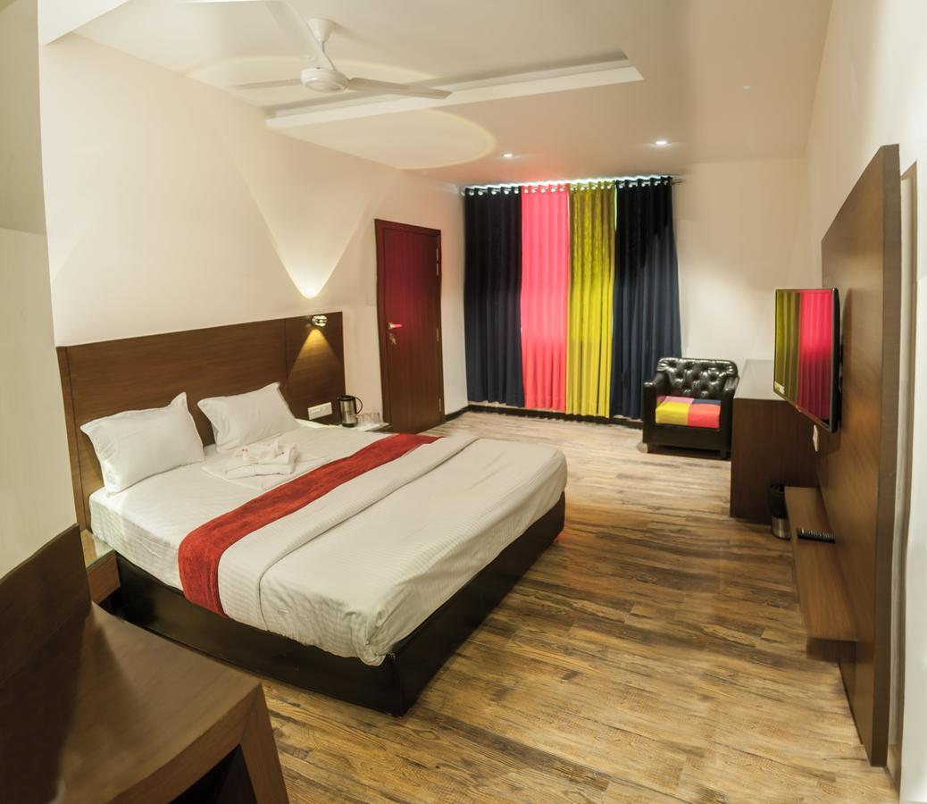 Hotel Atharva Удджайн Екстер'єр фото